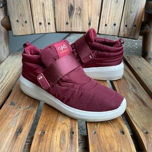 Ryka Ascend Puff Fleeced Lined Red Sneaker Womens Size 8 Burgundy Red Velvet